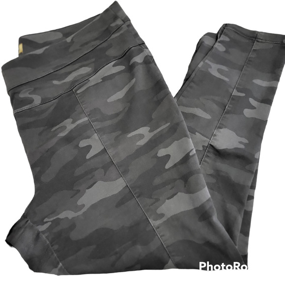 Democracy Pants - DEMOCRACY GUT BUSTER CAMO LEGGINGS JEANS SIZE 3X - PRE-OWNED